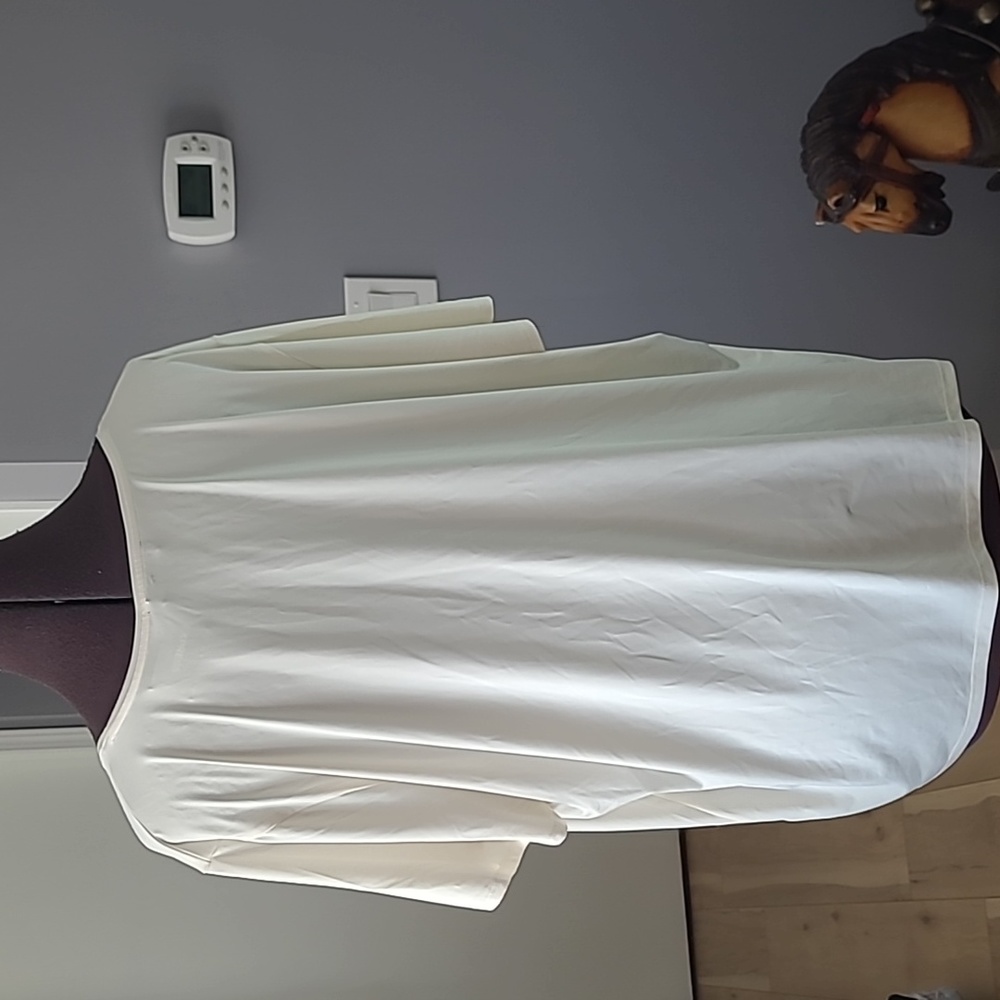 Express Cream Women's Blouse - Picture 3 of 5